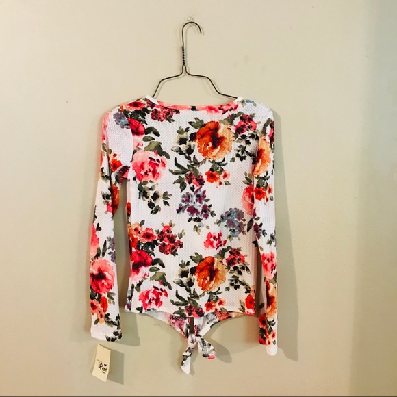 NWT Floral Waffle Knit Tie Front Top - Picture 6 of 7